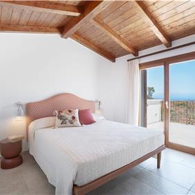 3 bedroom villa with pool near Castellamarre del Golfo, sleeps 5